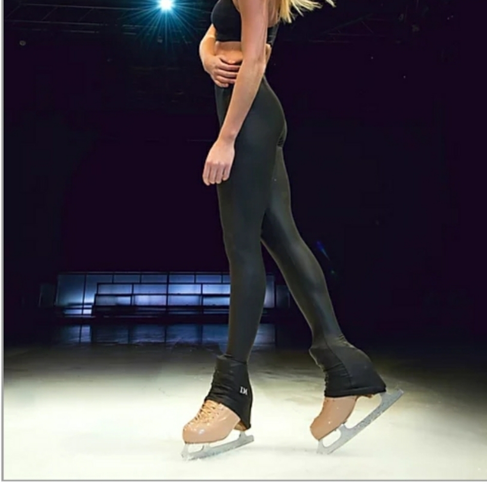 Lisa McKinnon matte black leggings